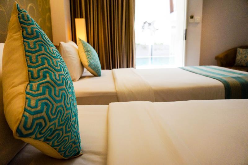 Holiday Inn Express Bali Sunset Road By Ihg Kuta Lombok Exterior foto